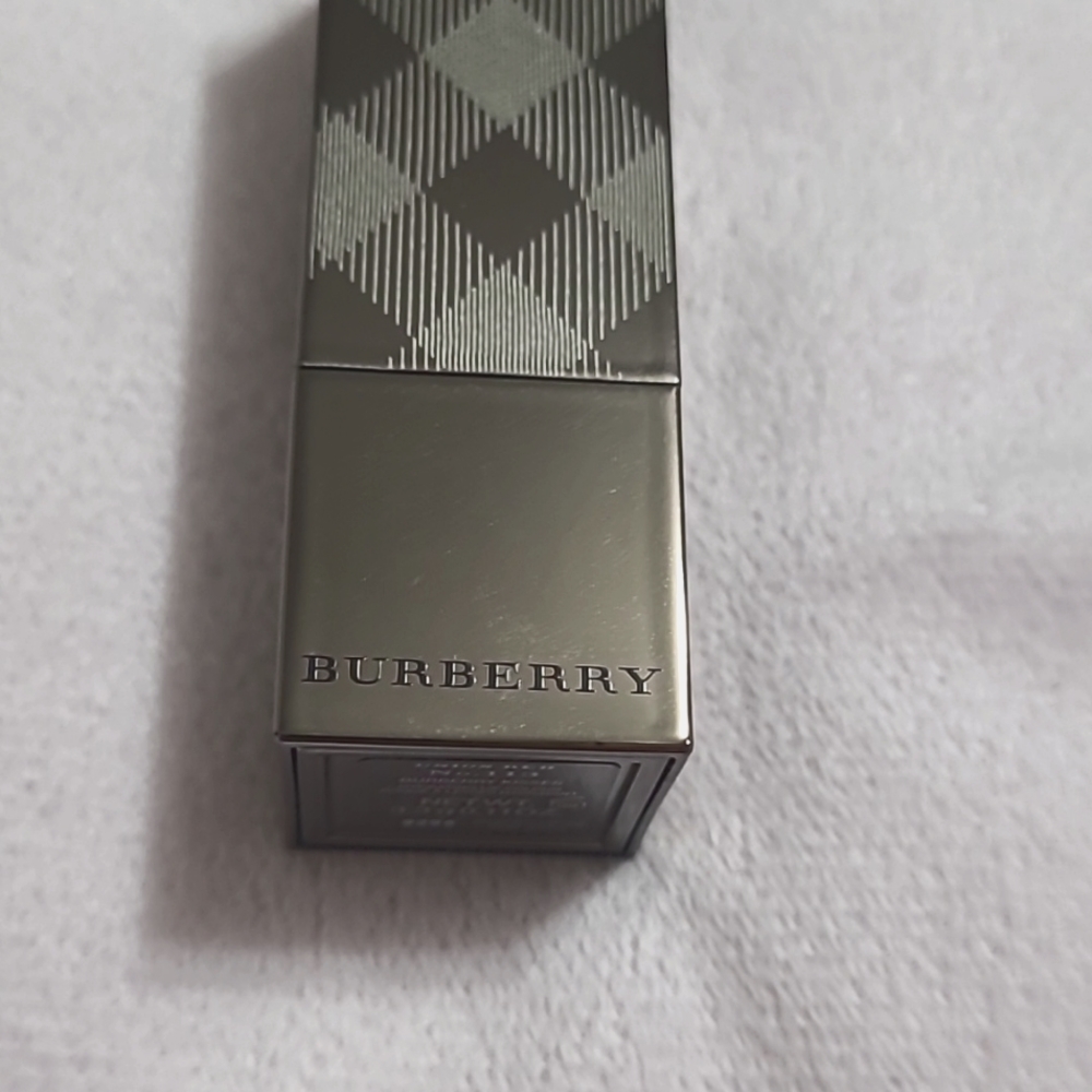 Lipstick - Picture 4 of 5